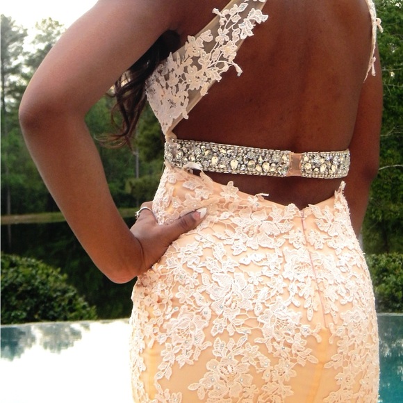 Ivory Evening Gown - Picture 4 of 9
